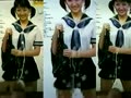 アダルト動画:美少女とセーラー服がザーメンまみれ